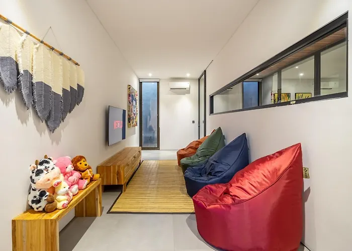 The Continental Modern Luxury 4 Bedroom In