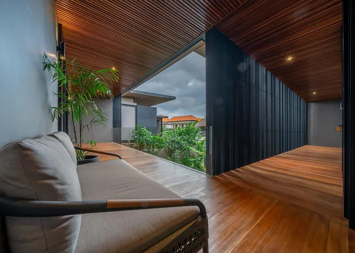 Villa The Continental Modern Luxury 4 Bedroom In Seminyak