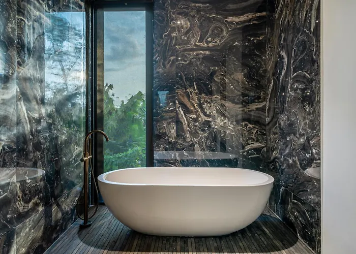 Villa The Continental Modern Luxury 4 Bedroom In Seminyak