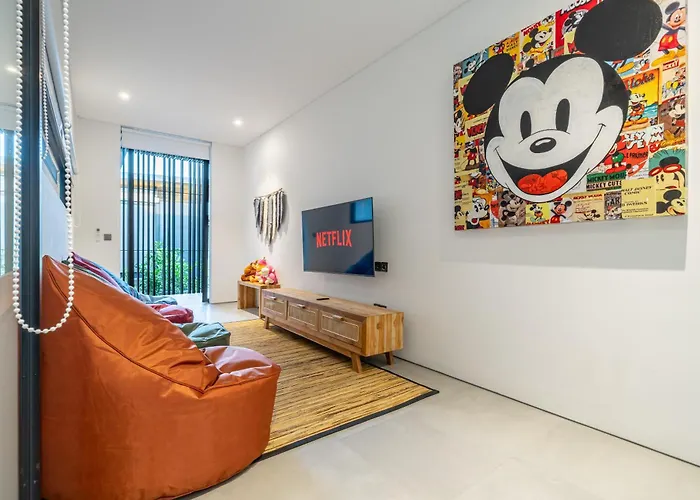 Villa The Continental Modern Luxury 4 Bedroom In