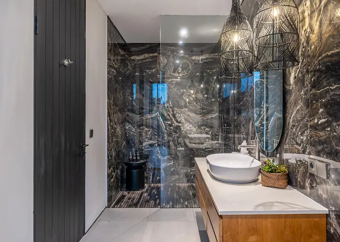 The Continental Modern Luxury 4 Bedroom In * Seminyak